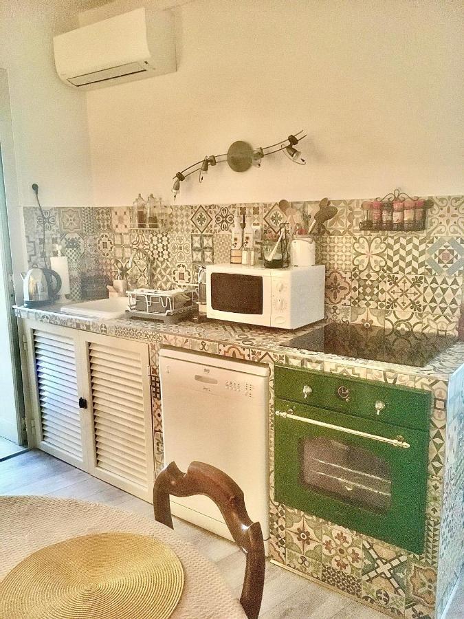 Coquet T2 au coeur du village Sartène Extérieur photo